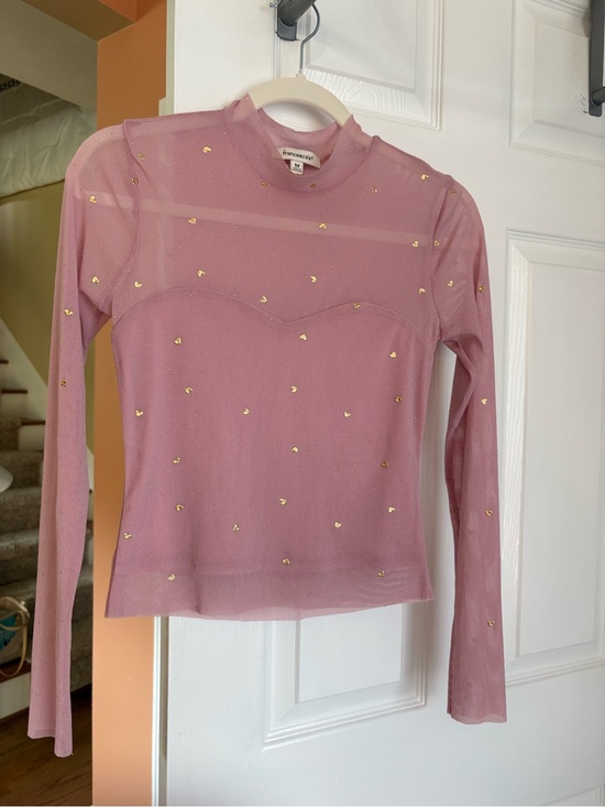 Francesca's Collections Tops - Francesca's Collections Mauve Sheer Long-Sleeve Top with Gold Heart Accents